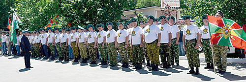 Колонна ветеранов погранслужбы.