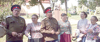 Традиционные певчие поляны в станице Старочеркасской.