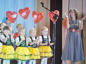 Танцует «Хрустальный башмачок».