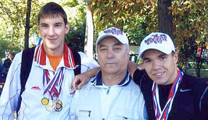 В.М. Алексанов со своими воспитанниками.