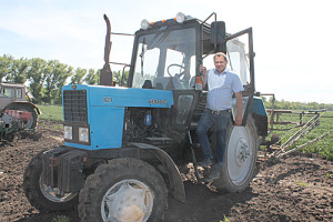 При выборе тракторов фермер отдает предпочтение «Белорусам».
