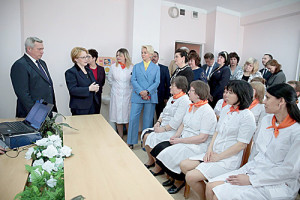 Фото-к-тексту-3Вероника-Скворцова-высоко-оценила-здравоохранение-области_