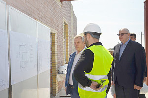 В.Ю. Голубев лично посетил строящийся новый Дом культуры.