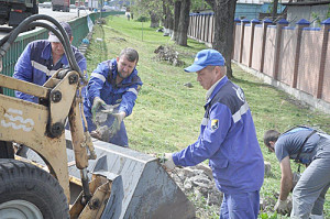 На субботнике.