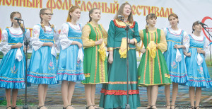 В двадцать седьмой раз собрались вместе казаки и казачки, гости фольклорного фестиваля, чтобы завершить сезон, песнями проводить теплое лето.