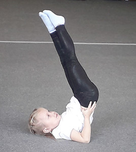 На разминке.