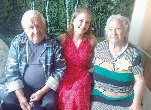 Милена Дымова (в центре): «Я посетила не так много домов престарелых, но этого хватило, чтобы понять всю суть тех переживаний, которые носит в себе каждый из проживающих там людей».