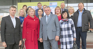На торжественное собрание приехали и представители Аксайского района (В.К. Соцкий – в центре).