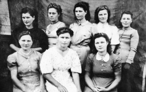 Женская рыболовецкая бригада колхоза «Красный ловец». 1944 год.