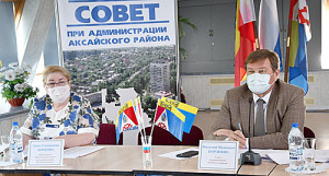 В.И. Борзенко, А.С. Бобкова (справа налево).